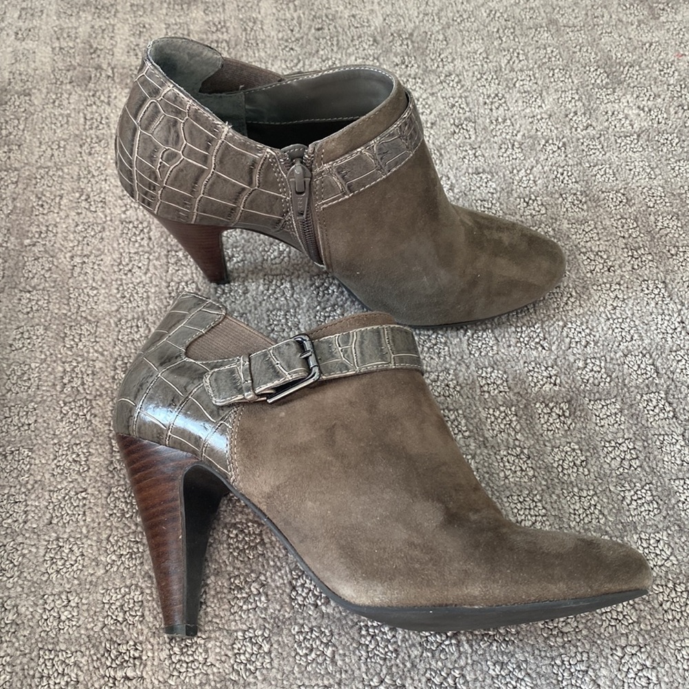 Dark taupe booties